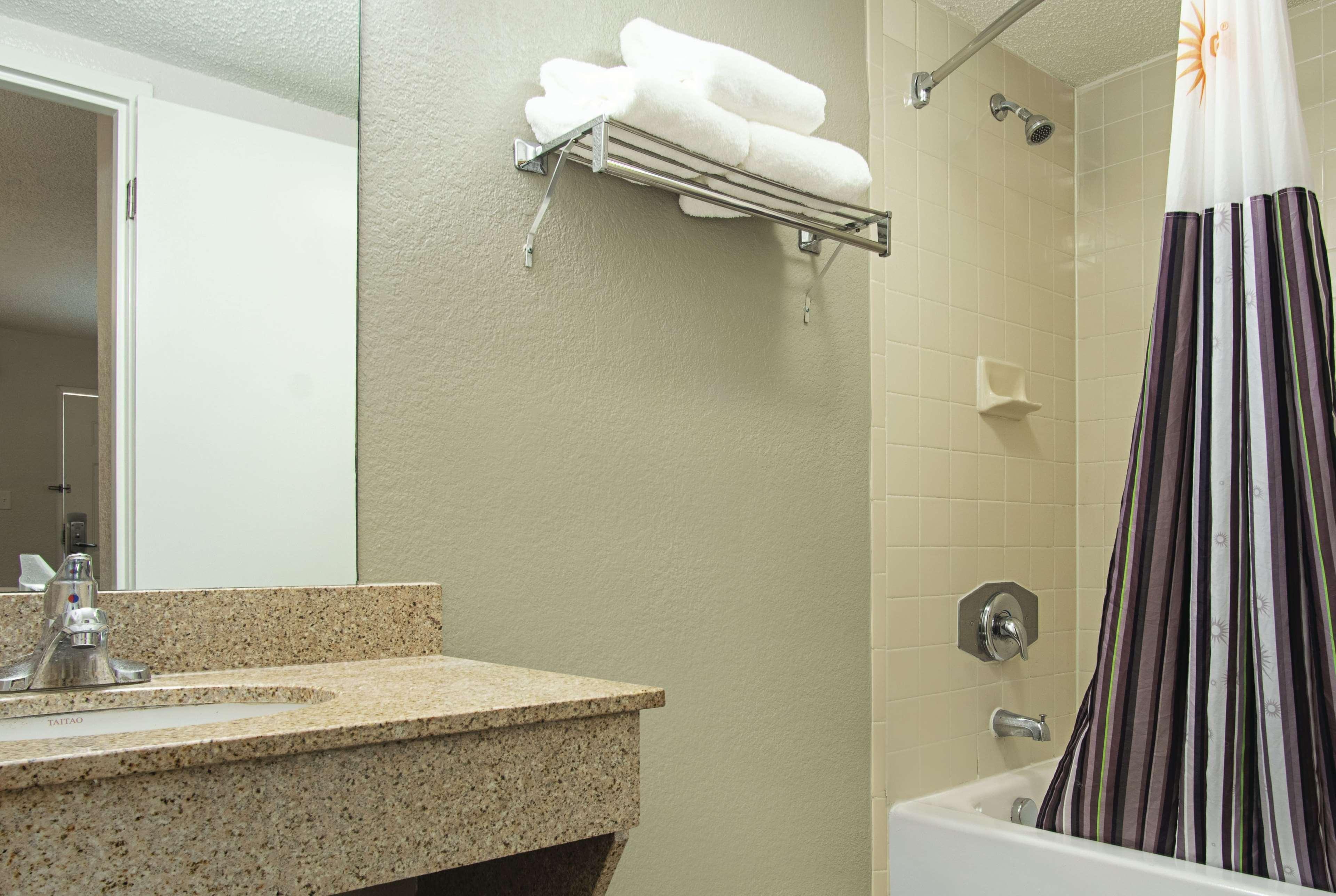 La Quinta Inn By Wyndham West Palm Beach - Florida Turnpike Extérieur photo