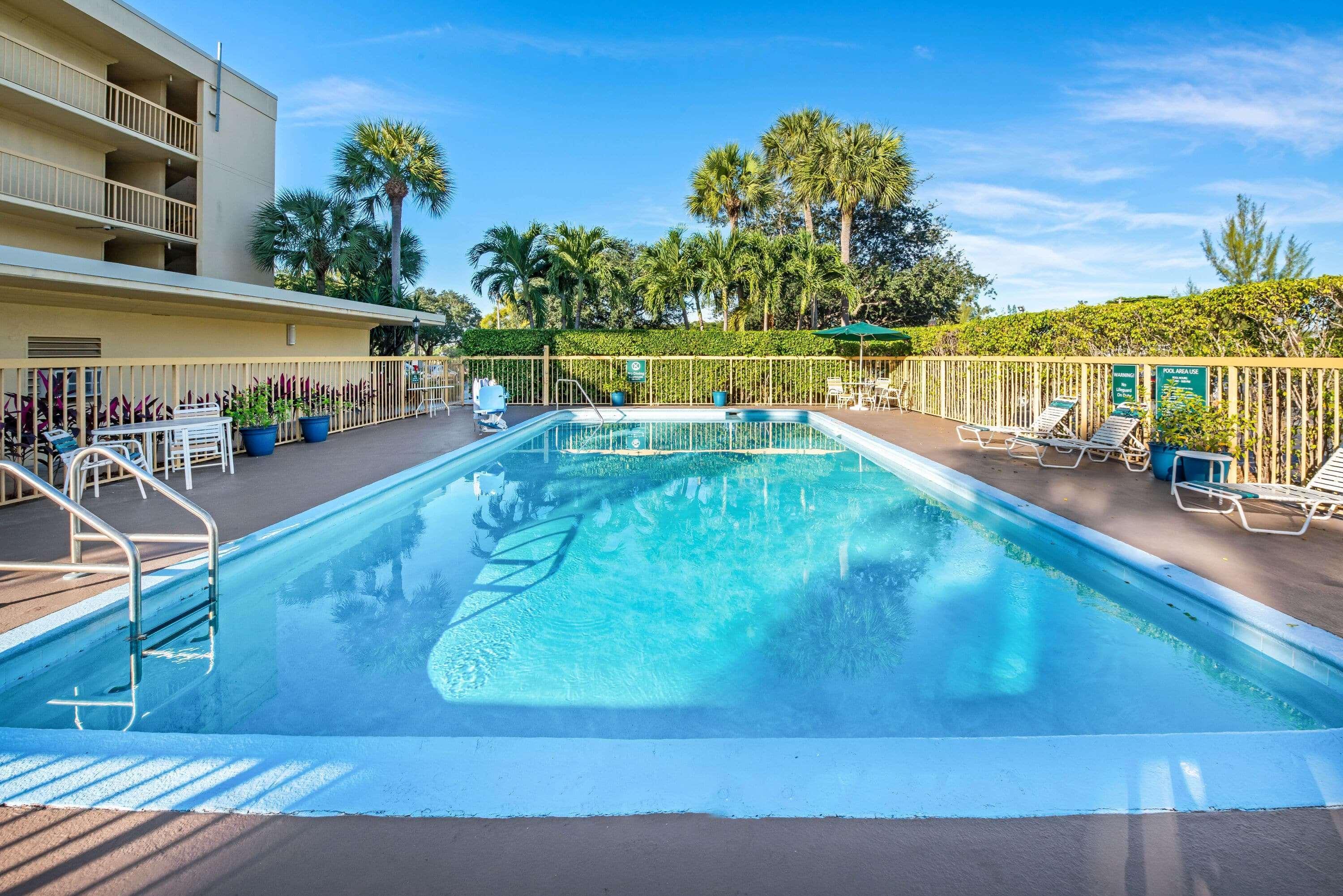 La Quinta Inn By Wyndham West Palm Beach - Florida Turnpike Extérieur photo